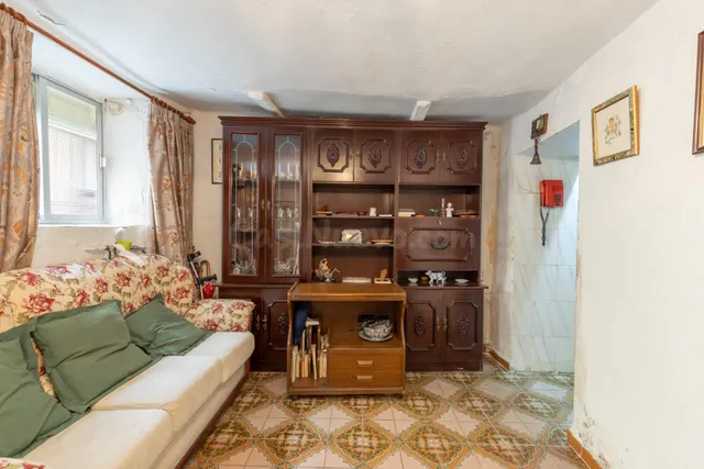 BONITA CASA PARA REFORMAR — 2