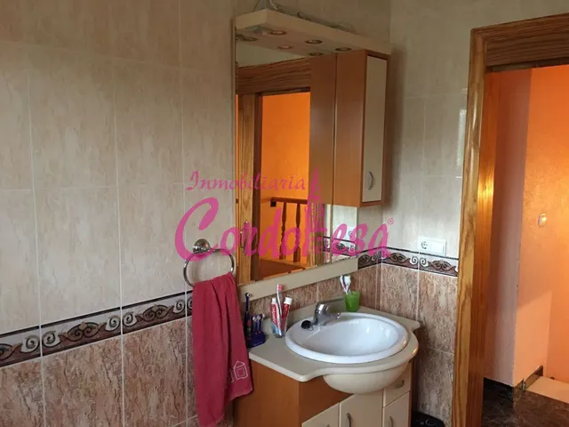 MAGNIFICA CASA EN ALCOLEA. — 12