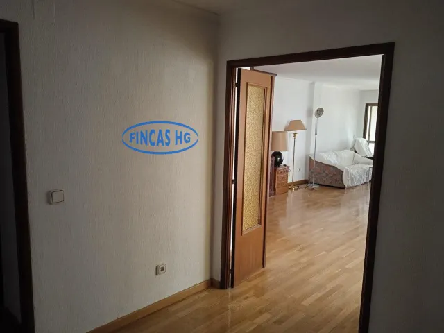 Amplia vivienda de lujo junto al Puerto Deportivo y Paseo Marítimo — 33