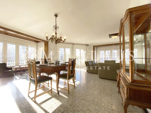 Piso en venta en Paseo de Pere III