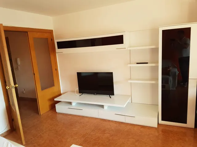 ASMC ALQUILA ESTUPENDO APARTAMENTO DE TEMPORADA EN LA MEJOR  - foto 4