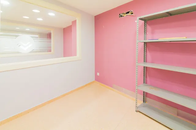 AMPLIO LOCAL COMERCIAL EN ALQUILER EN ORIHUELA. — 7