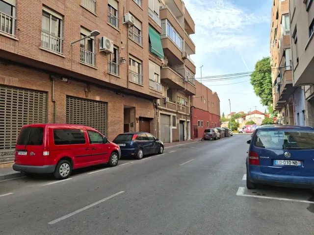 Se alquila garaje en Santa María de Gracia junto Escuela de Idiomas — 8