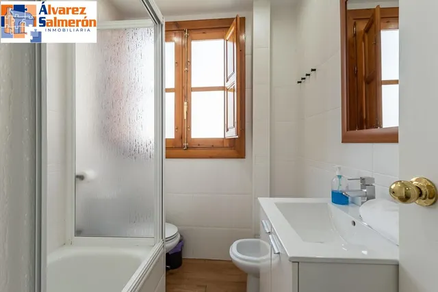 PISO CON LICENCIA TURISTICA EN CALLE NAVAS — 12
