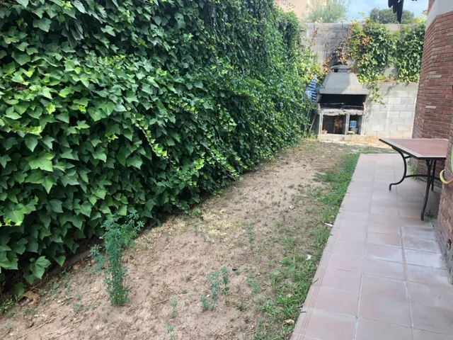 GRAN CASA EN VENTA EN URB. CAN CASAS — 46