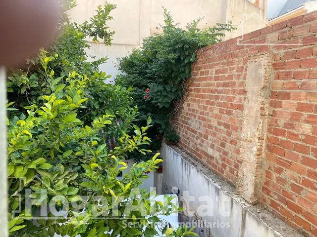 ¡EXCELENTE UBICACIÓN! CASA PARA REFORMAR CON TERRAZA Y BARBACOA — 13