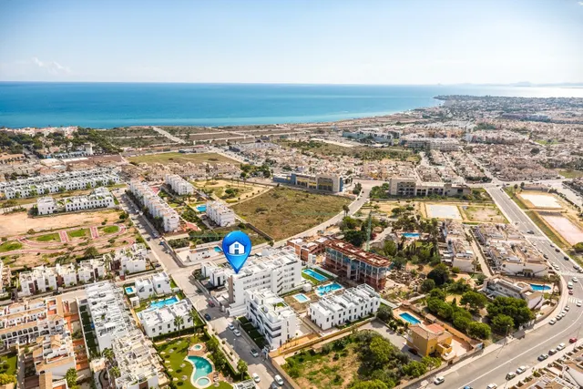 Apartamento de 3 dormitorios en Punta Prima — 35