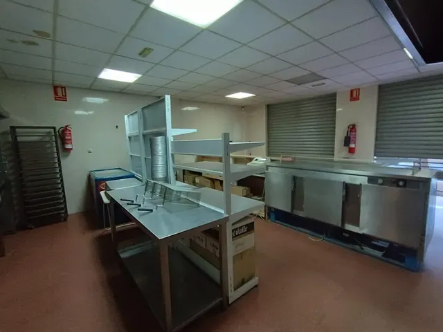 VENTA LOCAL COMERCIAL EQUIPADO DE NEGOCIO DE HOSTELERÍA - foto 4
