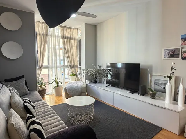 PISO EN VENTA EN CASCO ANTIGUO - foto 5