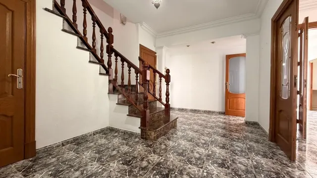 GRAN VIVIENDA FAMILIAR CON TERRAZAS PRIVADAS EN CRISTO REY - foto 4