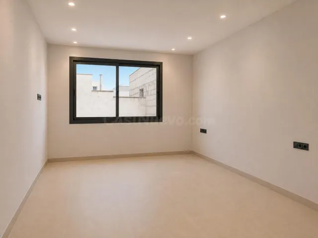 FABULOSO ÁTICO DE OBRA NUEVA CON TERRAZA EN SOLARIUM EN ZONA - foto 4