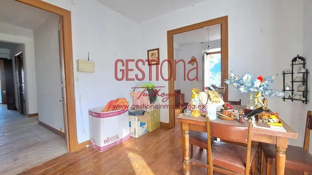 MAJESTUOSA CASA PARA REFORMAR. SOBA — 41