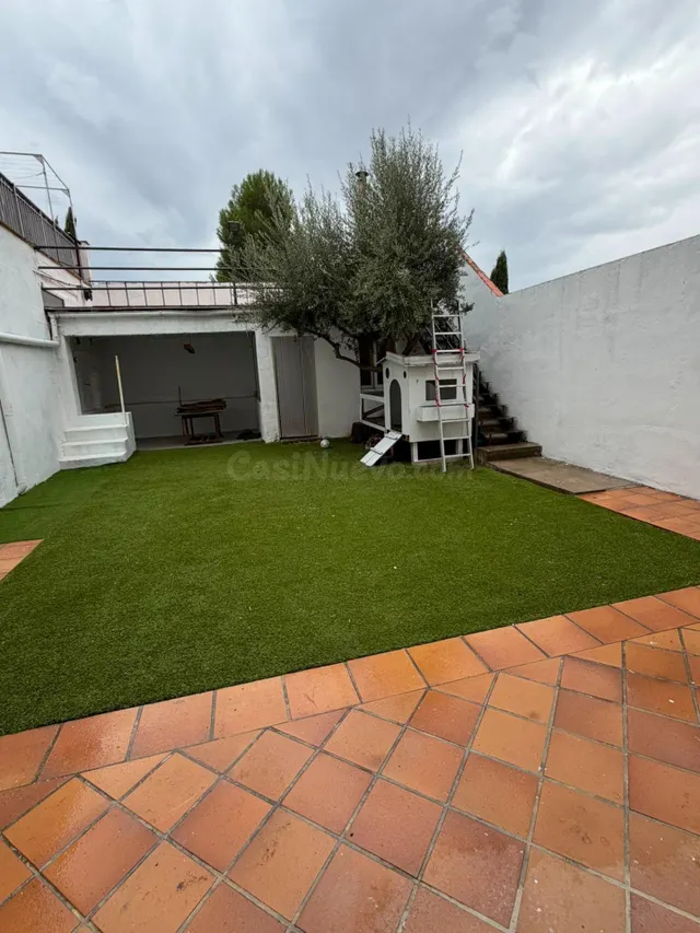 TOTS ELS AVANTATGES D’UNA CASA, EN UN PIS