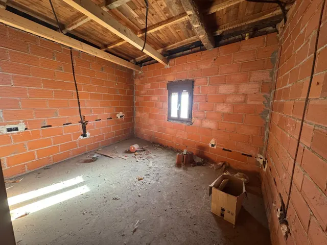 SE VENDE CASA SEMIREFORMADA EN SAN MIGUEL DE LAS DUEÑAS — 12