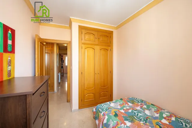 En venta casa unifamiliar en recinto cerrado en Granada capital — 26