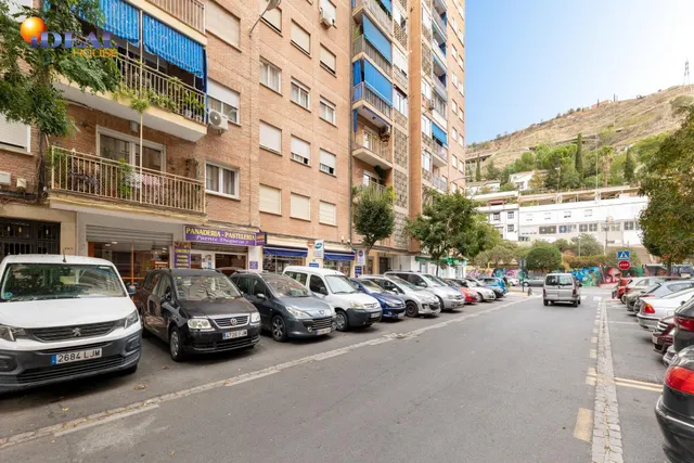 LOCAL COMERCIAL EN EL CHARCÓN — 23