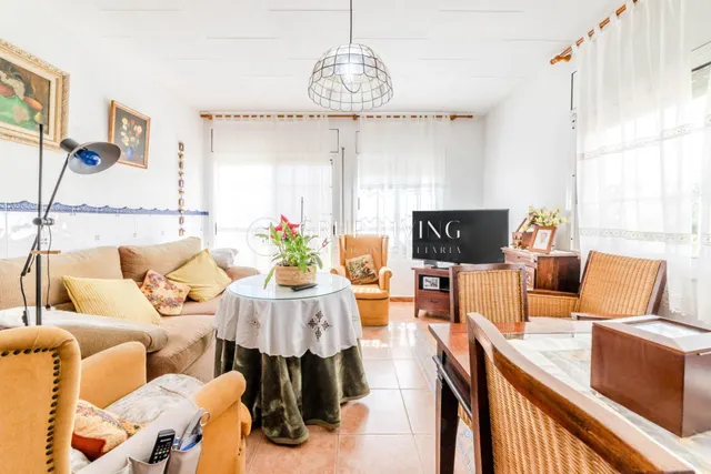 ELEGANTE CASA ESQUINERA DE ESTILO INGLÉS CON VISTAS AL MAR — 29