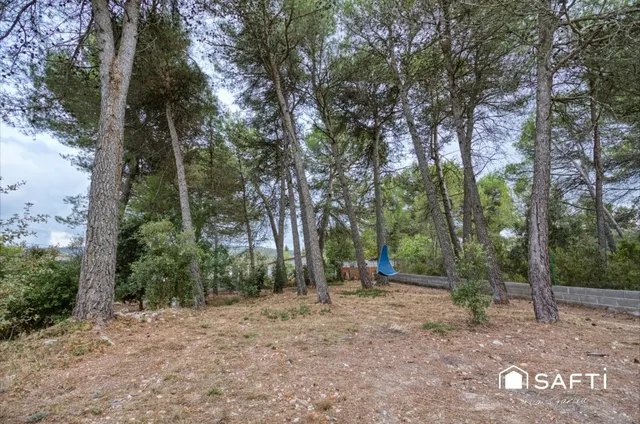 Casa con potencial ubicada en parcela 1000 m² Querol — 28