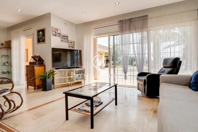 Casa en planta con piscina en La Collada - Sis Camins - foto 3