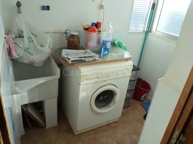 Piso para entrar a vivir en pleno centro de la Roda. — 2