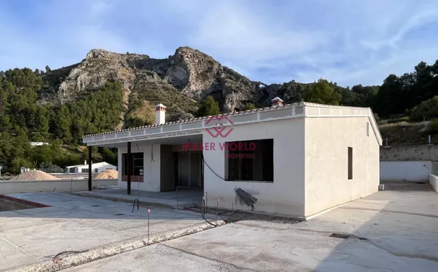 Villas de nueva construcción en Penáguila: tranquilidad y naturaleza en el corazón de la Sierra de Aitana, Alicante — 12