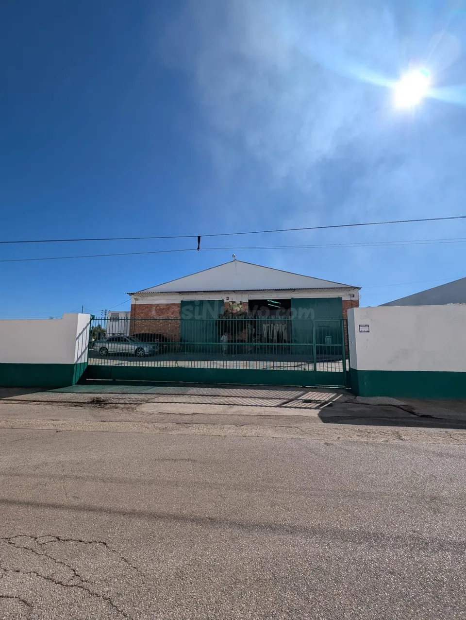 Nave industrial en Alzira con 3.678 m2 de parcela y potencial de ampliación