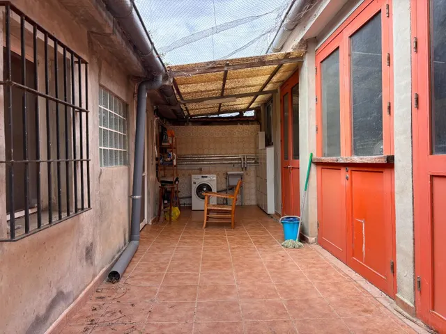 Impresionante Chalet en La Hoya con Amplio Terreno y Piscina — 15