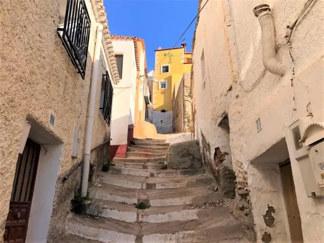 Casa para reforma integra en Fiñana - foto 2
