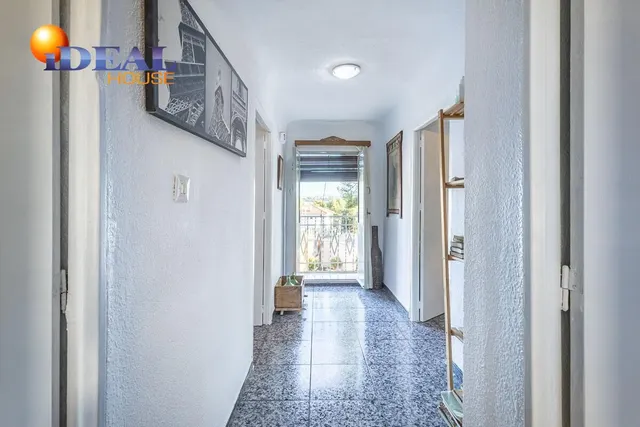 Amplia casa independiente de seis dormitorios a un paso del pantano de los Bermejales — 33