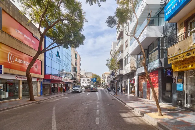 Local comercial en Avd. Condes de San Isidro. Fuengirola Centro — 6