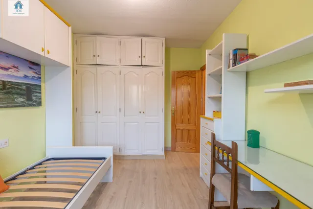Venta de casa en La Zubia para entrar a vivir — 25