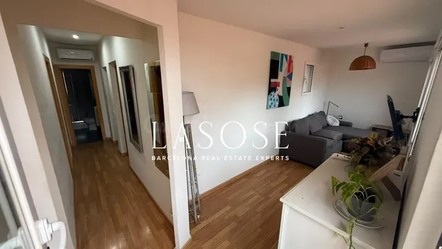Exclusivo ático con gran terraza privada en céntrica calle d - foto 5