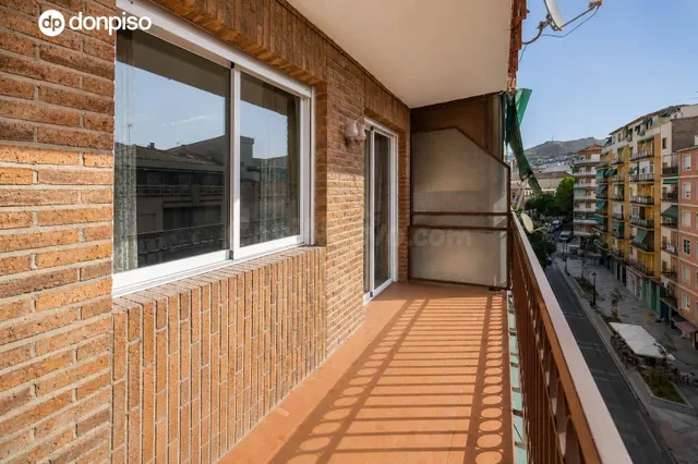 Impresionante piso en el centro de Granada. — 3