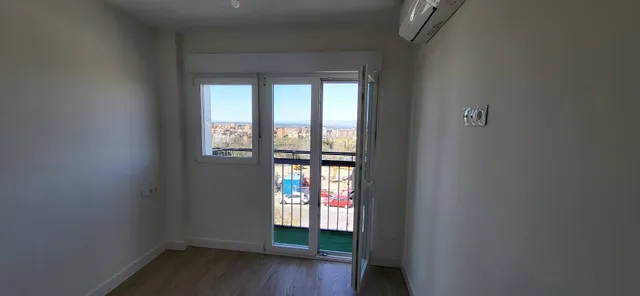 Piso reformado de dos dormitorios en Valdeacederas — 8