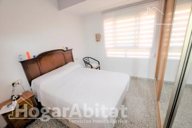 Luminoso piso esquinero con dos balcones y dos plazas de garaje incluidas — 14