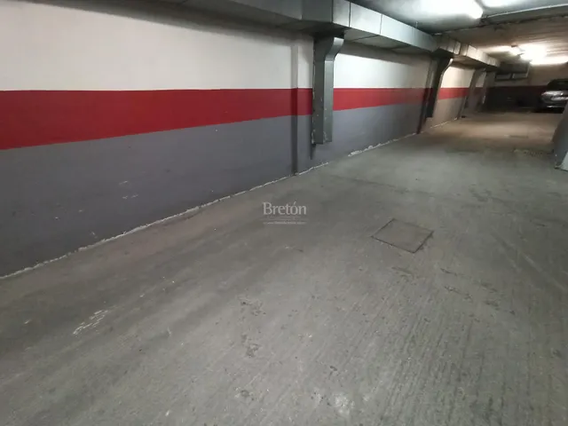 Interesante piso, incluye plaza de garaje, Sector Universidad. — 31