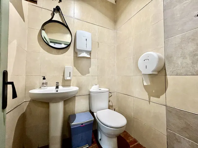 Local comercial 109m² en venta - Villamartin — 28