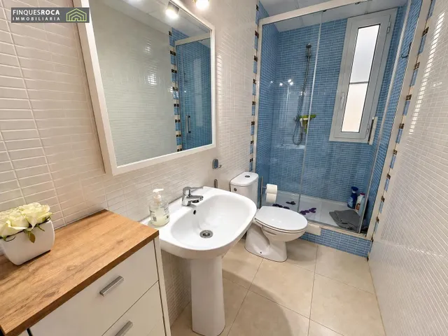 Para entrar a Vivir Piso de 3 Dormitorios, 2 Baños, Cocina Independiente, Comedor-Estar, Terraza y Piscina Comunitaria — 17