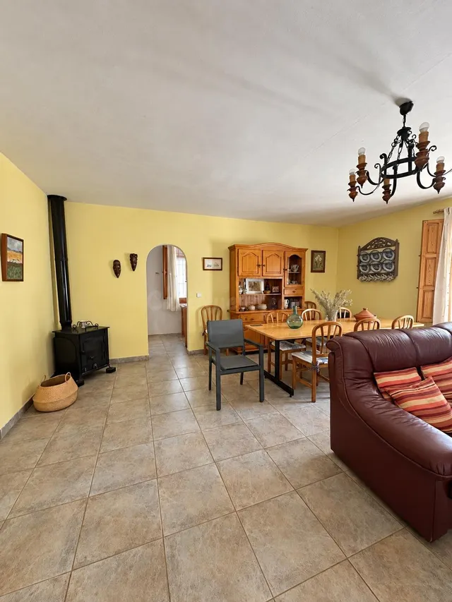 Vivienda independiente con parcela de 2.446 m2, piscina y vi - foto 5