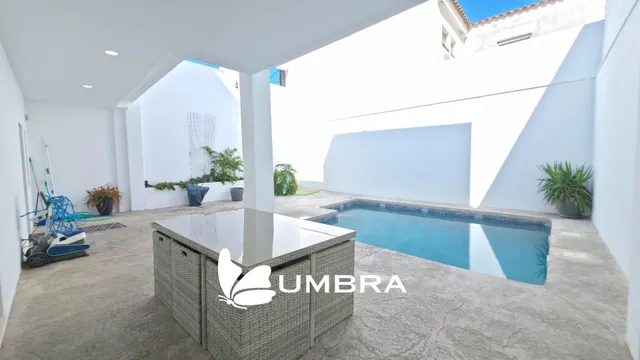 CASA UNIFAMILIAR CON PISCINA PRIVADA, GARAJE Y 3 DORMITORIOS - foto 5