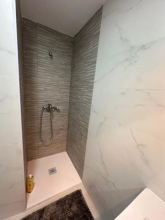 SE VENDE PISO / BUENA ZONA / REFORMADO / A 5 MINUTOS DEL CENTRO / SIN ASCENSOR — 10