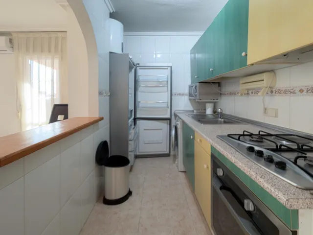 Fantastico atico con amplia terraza y piscina comunitaria, esta semi reformado — 9