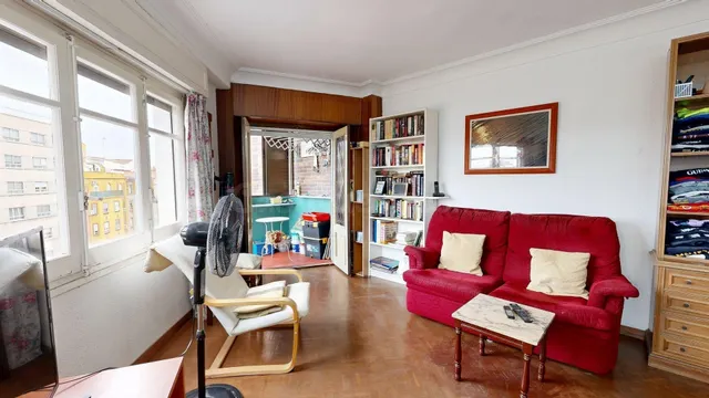 Piso con 3 dormitorios y gran terraza en Av. Fco. de Goya |  - foto 4