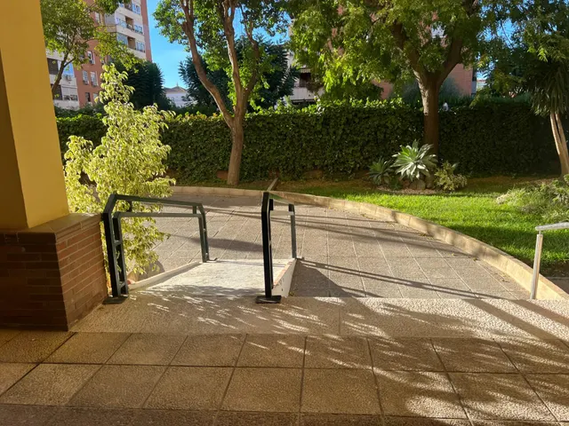 Vivienda con terraza y 4 dormitorios en Santa Clara, urbanización privada con zonas verdes. — 32
