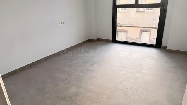 Amplio y moderno piso en venta en Carrús, Elche — 5
