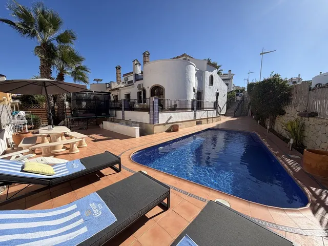 Villa 4 habitaciones 132m² en venta - Lomas de Cabo Roig-Los