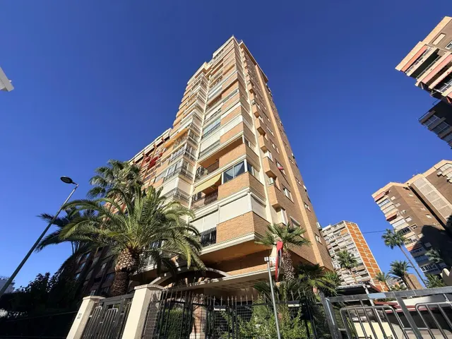 Fantástico piso de dos dormitorios en el centro de Benidorm — 21