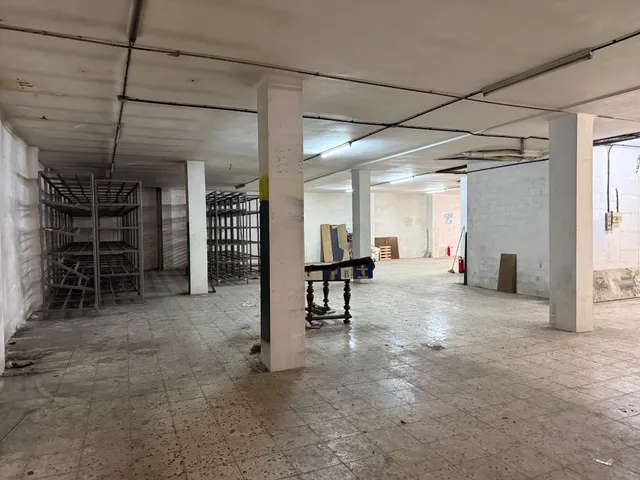 Local tipus magatzem zona Ctra. de Vic — 14