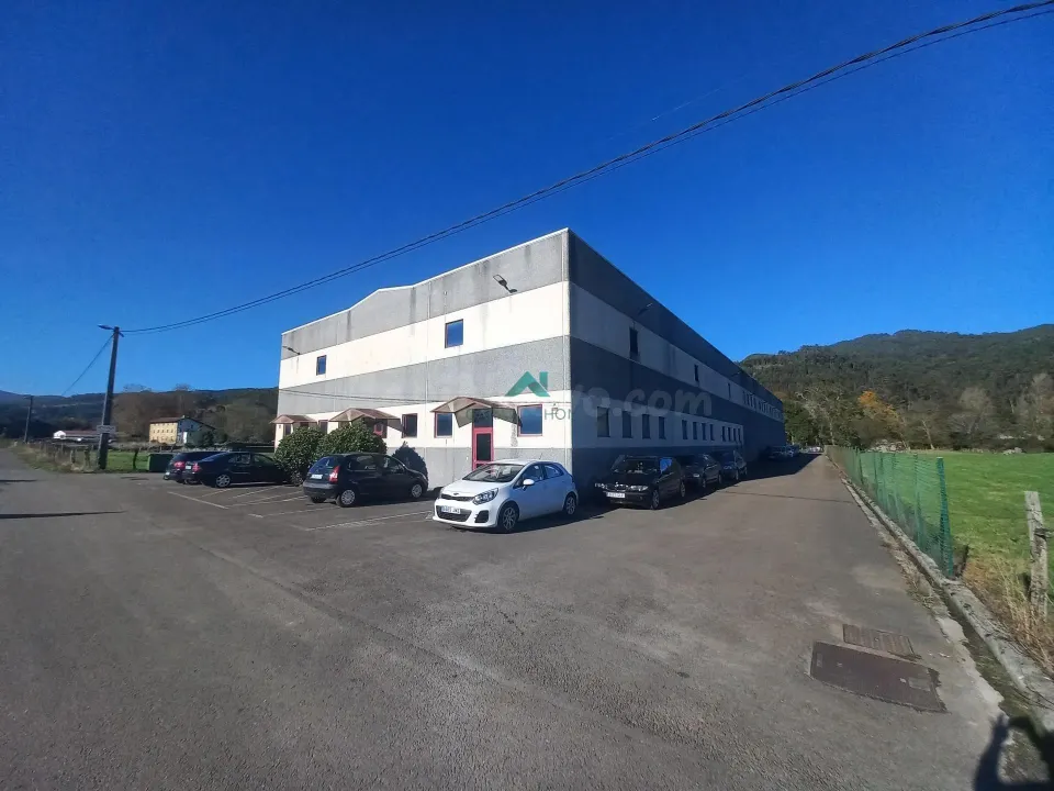 Se vende nave industrial en Guriezo