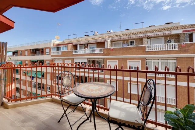Ático reformado en venta en Torrevieja a 100 metros de la playa del acequión, con 3 dormitorios y 2 terrazas — 10